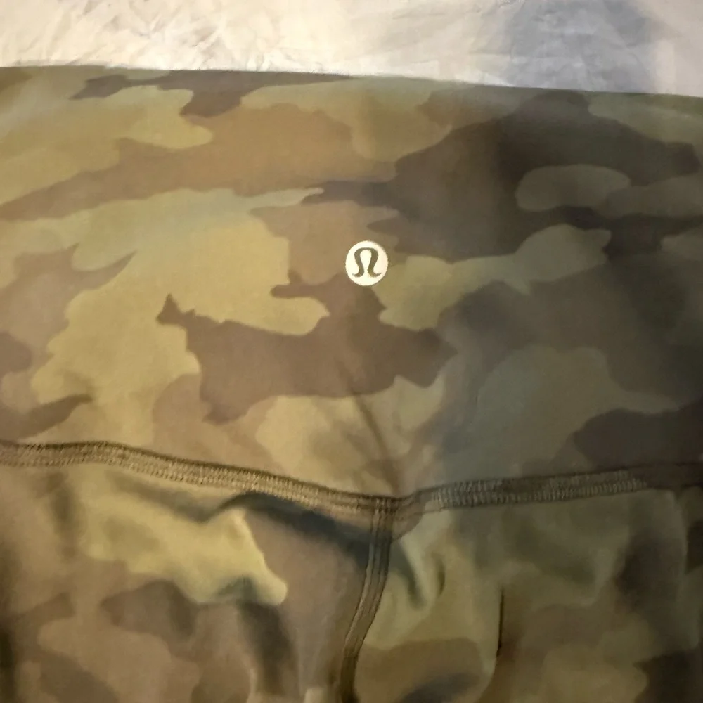 Lululemon Athletica Camo Leggingz - Picture 2 of 4